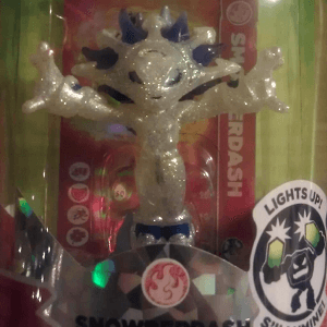 Snowderdash – Employee Edition LightCore Smolderdash Holiday 2013 Skylanders SWAP Force - Snowderdash